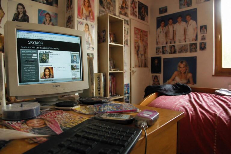 plongez dans l'univers unique de skyblog, le blog jeunesse emblématique qui a marqué toute une génération avec ses histoires, tendances et souvenirs inoubliables.